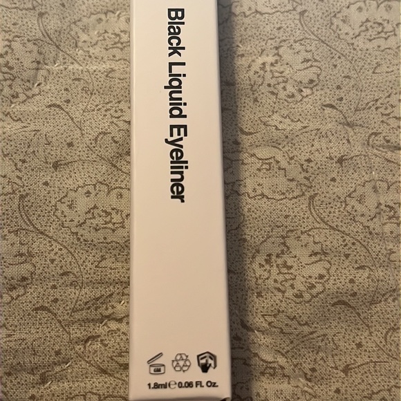 BNIB ByMe Black Liquid Eyeliner - Picture 4 of 5